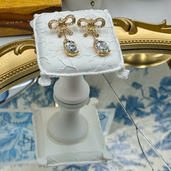 🆕 OSCAR DE LA RENTA 🧿 NWOT Sparkle & Dangling Bow Earrings - Picture 4 of 16